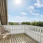 3 Bedroom Lovely In Feriehus