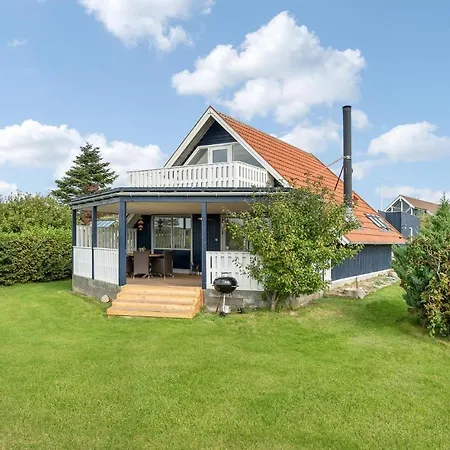 3 Bedroom Lovely In Dom wakacyjny